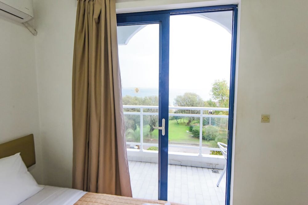 Фото Amalia Sea Apartments