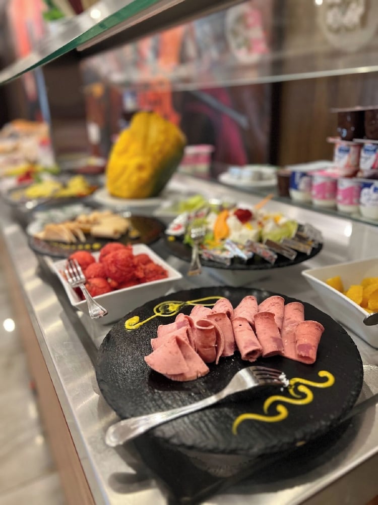 Фото Mar Charbel Hotel Cairo