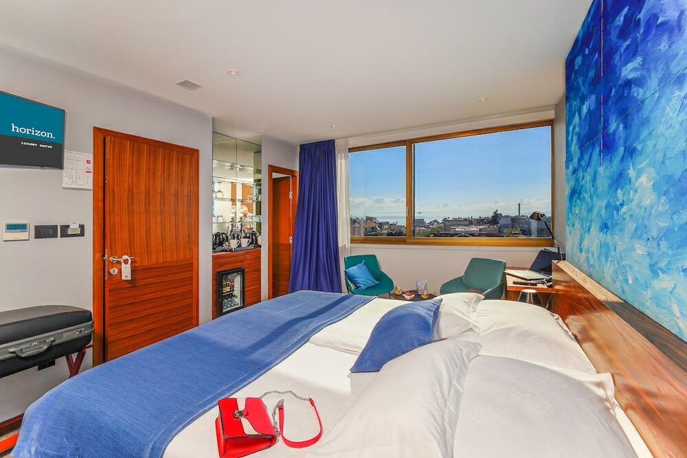 Фото Horizon Luxury Suites