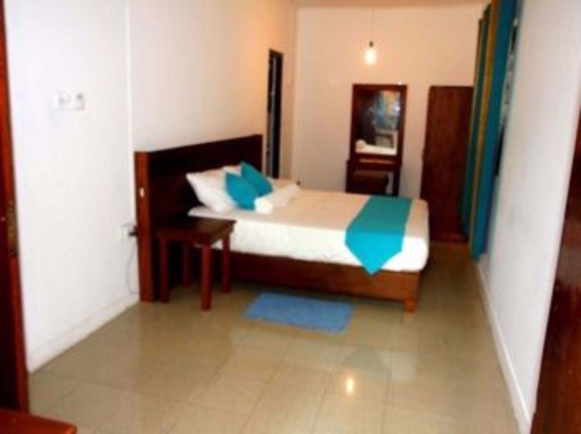 Фото Tree Breeze Inn