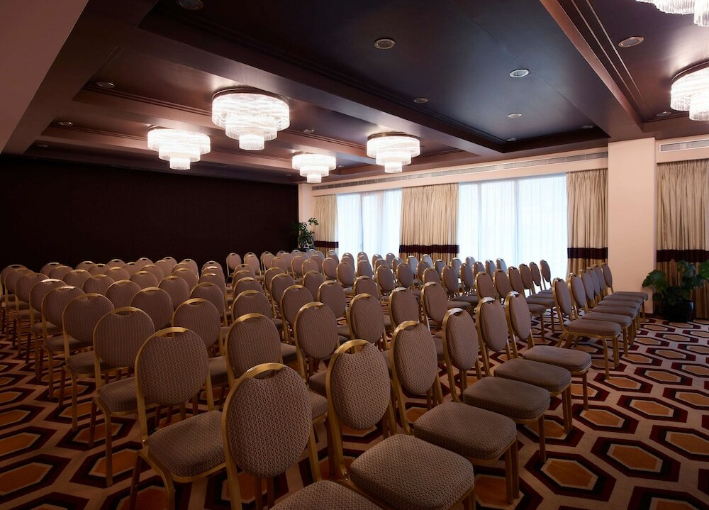 Фото Brown Acropol