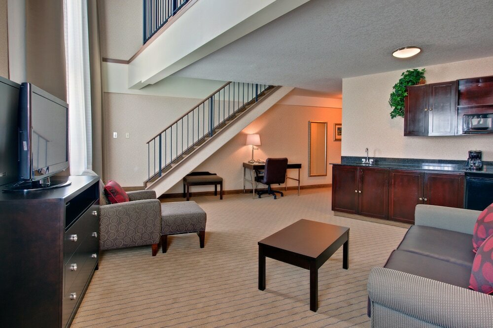 Фото Holiday Inn Canmore, an Ihg Hotel