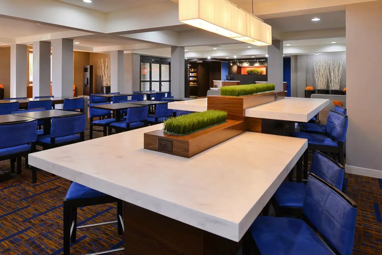 Фото Courtyard by Marriott Milwaukee Brown Deer