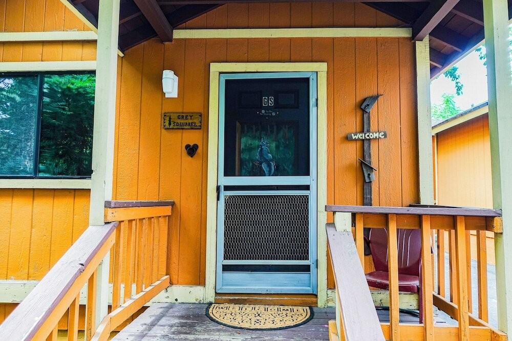 Фото Sleepy Hollow Cabins and Hotel