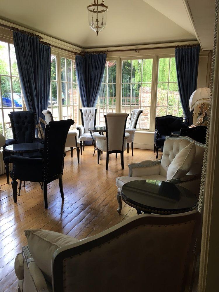 Фото Risley Hall Hotel