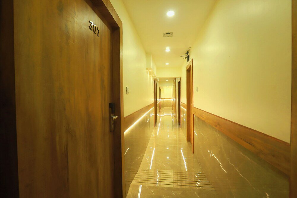 Фото Hotel Karishma