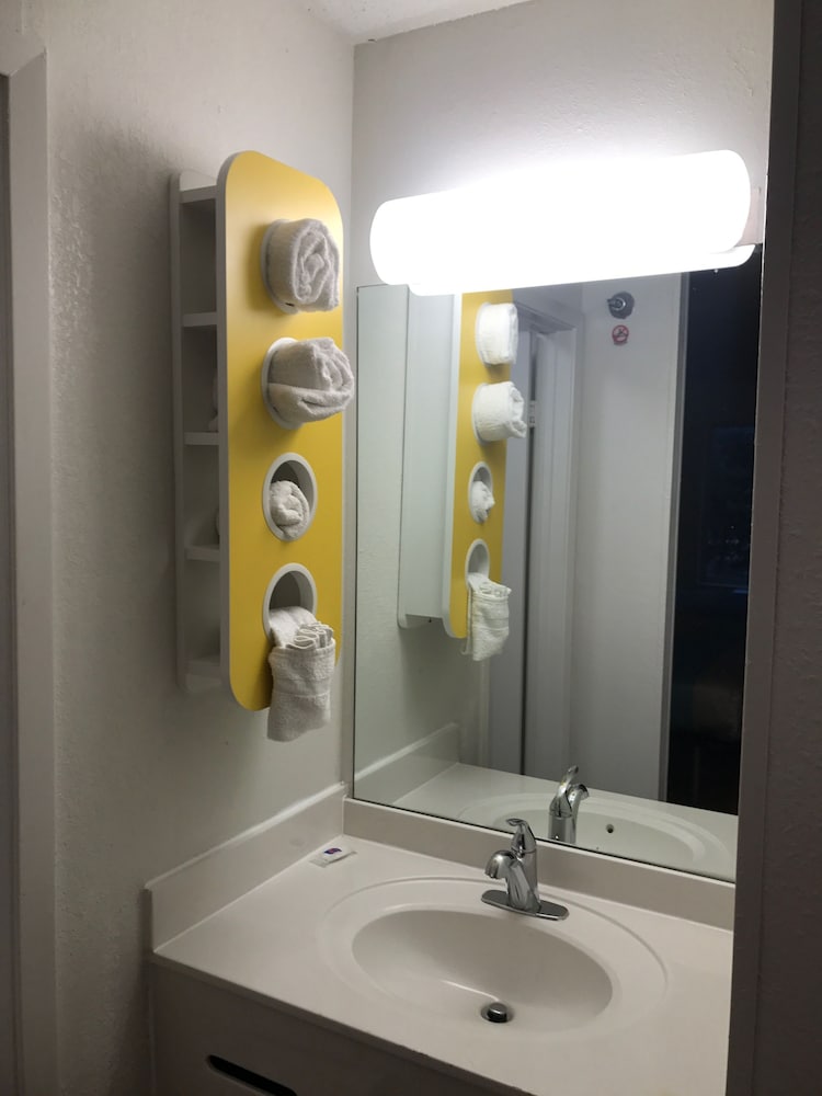 Фото Motel 6 Raleigh, Nc - North