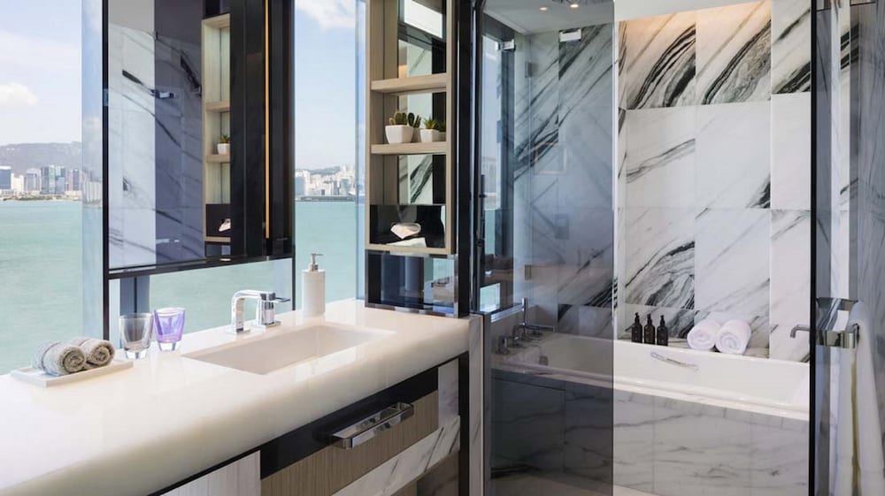 Фото Hyatt Centric Victoria Harbour Hong Kong