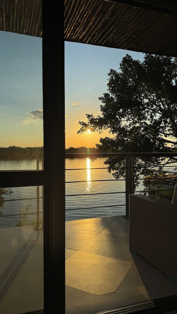 Фото Victoria Falls Waterfront