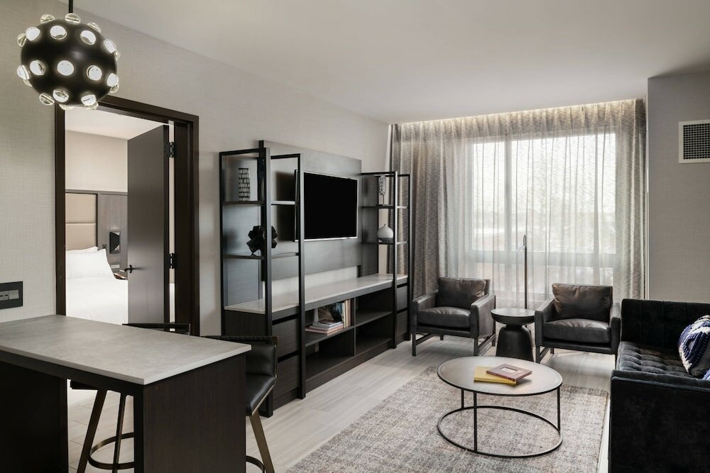 Фото Ac Hotel by Marriott Portsmouth