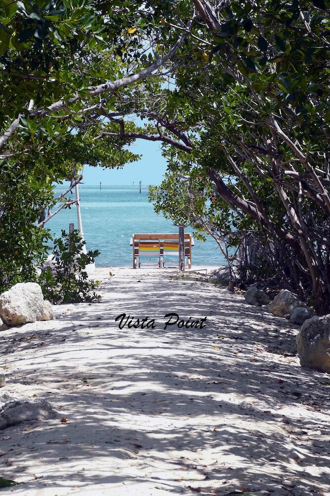 Фото Coconut Cove Resort and Marina