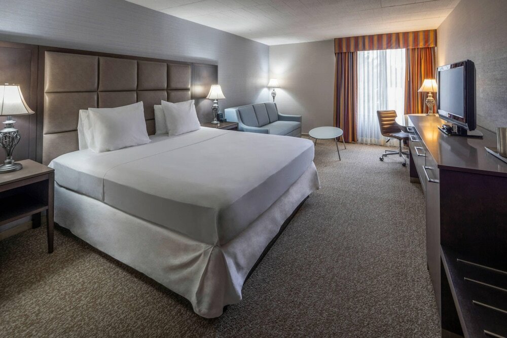 Фото Radisson Hotel Hauppauge-Long Island