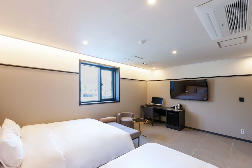 Фото Brown Dot Hotel Sasang Renecite