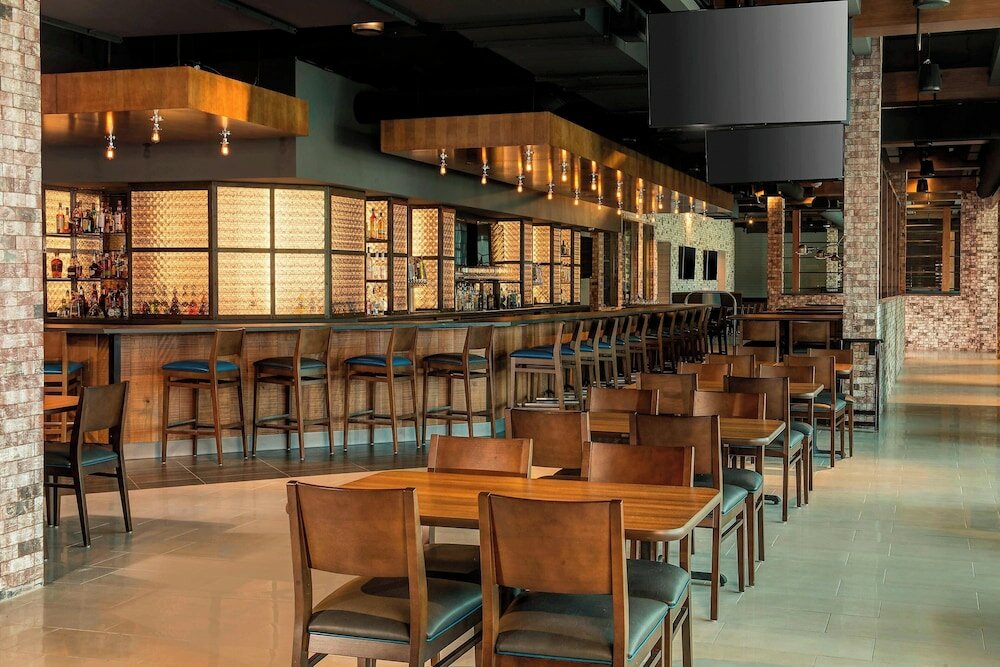 Фото Sheraton Mesa Hotel at Wrigleyville West
