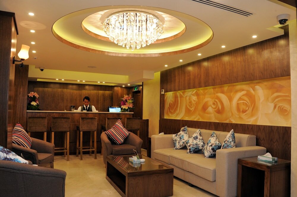 Фото Raed Hotel Suites