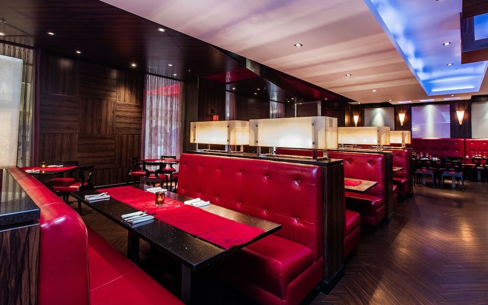 Фото Fantasyland Hotel