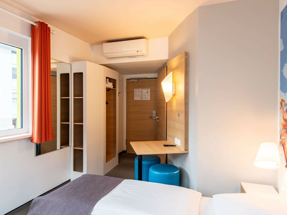 Фото B&b Hotel Schweinfurt-City
