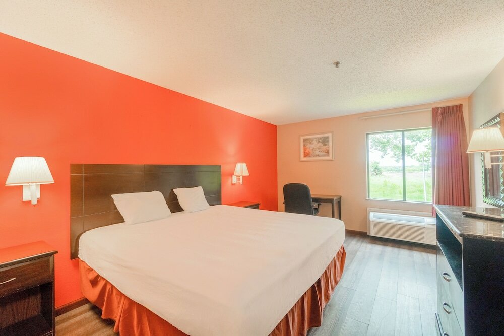 Фото Fairway Inn La Porte