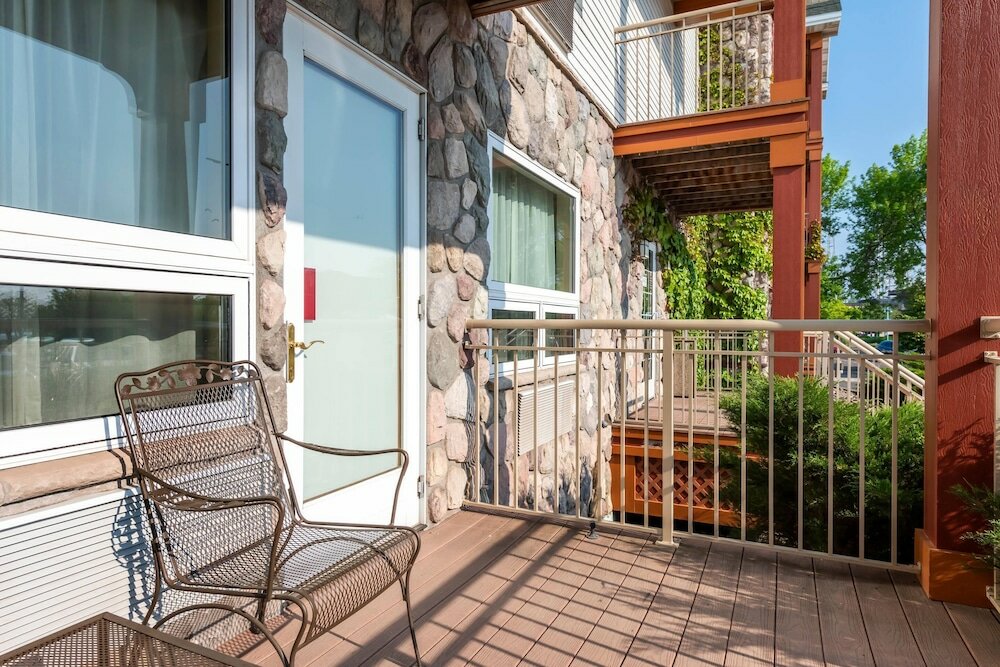 Фото Lift Bridge Lodge, Ascend Hotel Collection