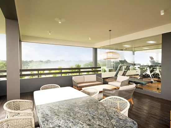 Фото DoubleTree by Hilton Weerawila Rajawarna Resort