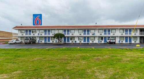 Гостиница Red Oak Inn в Норт Ричланд Хиллс