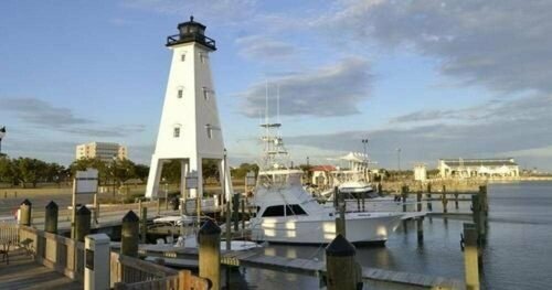 Гостиница Cozy Gulfport Home: Walk to Beach, Marina & Casino в Галфпорте