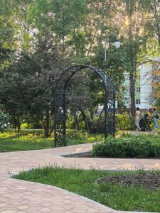 Аллея любви (Nizhniy Novgorod, Priokskiy City District, Scherbinki Urban Housing Estate, 2nd Microdistrict) ، معلم جذب سياحي