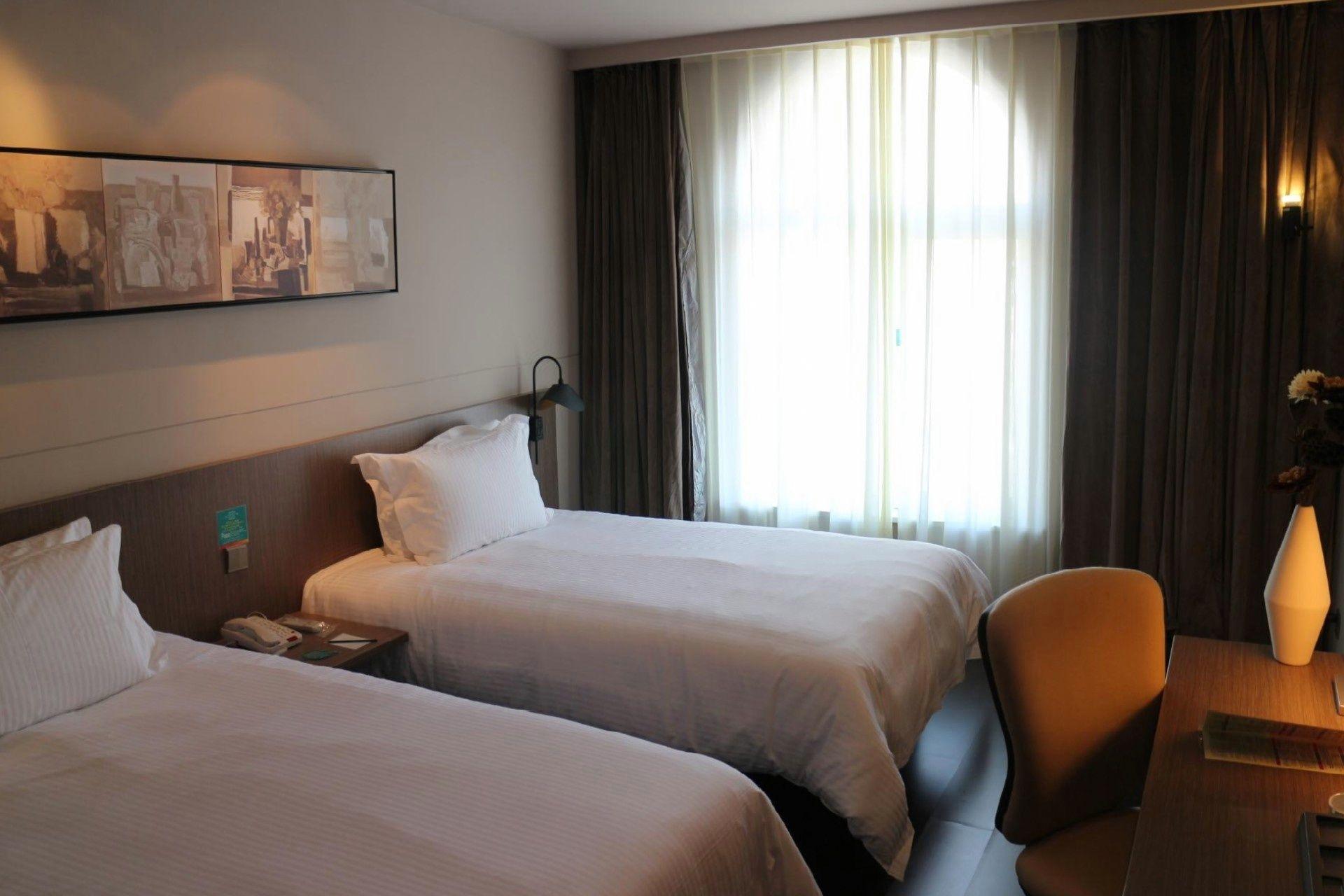 Фото Jinjiang Inn Select Xining West Wusi Road New Hualian Square