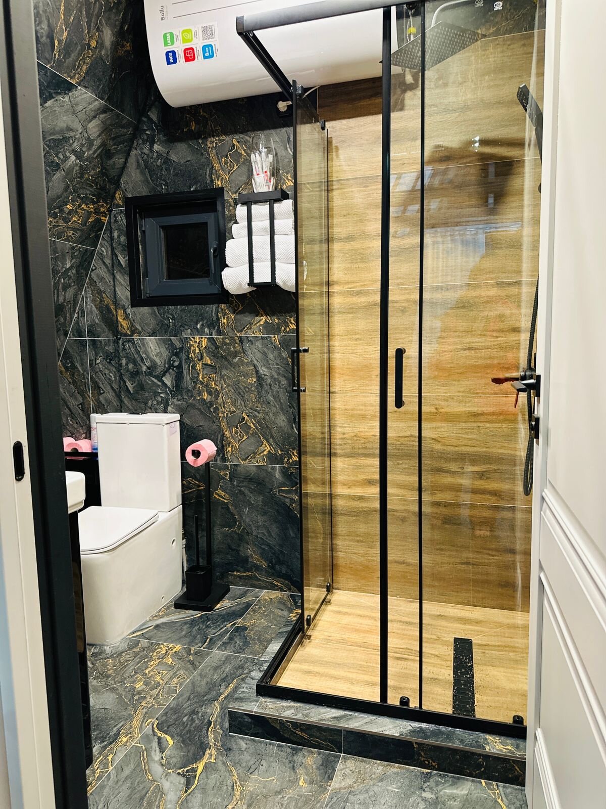 Фото Noble House