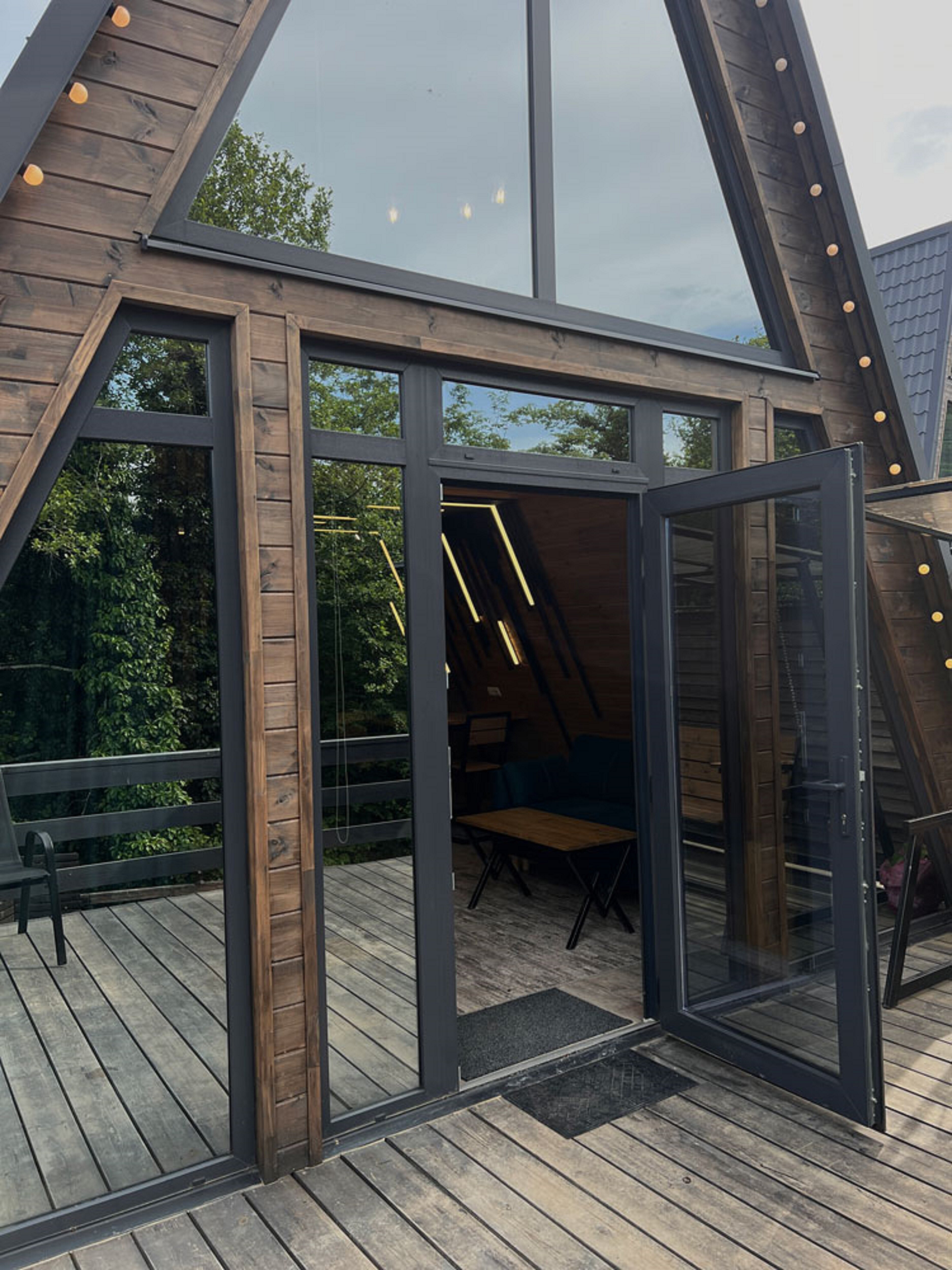 Фото Коттедж в лесу