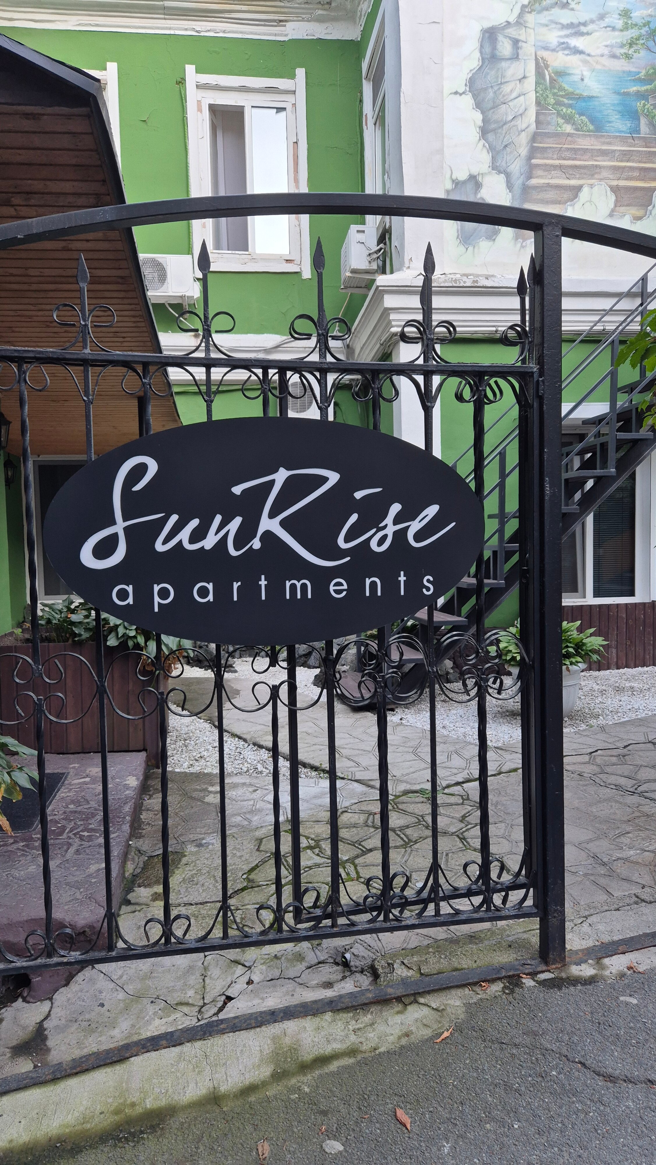 Фото Sunrise Apartments