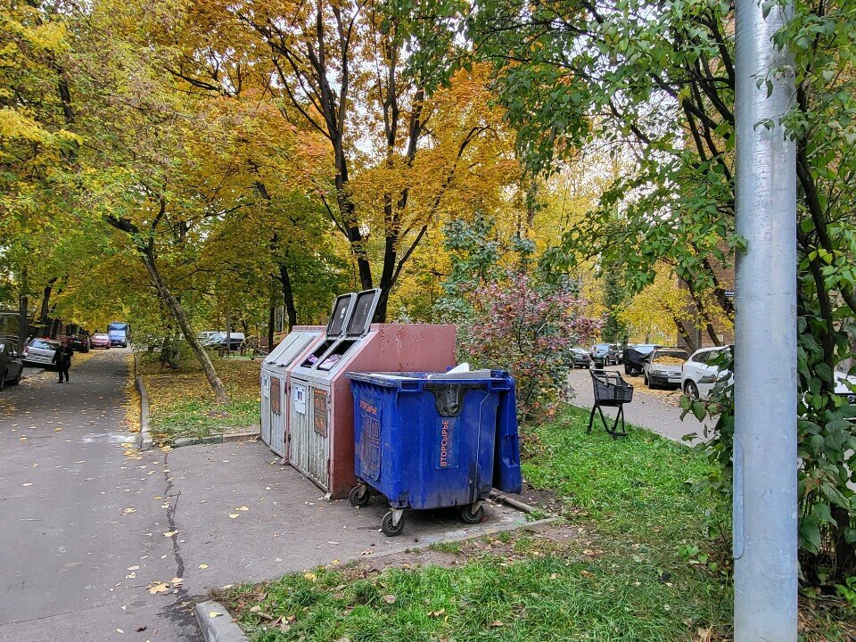 Waste sorting Waste sorting, Moscow, photo