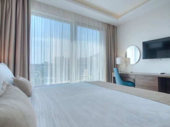 Фото Отель Twelve by Aycon