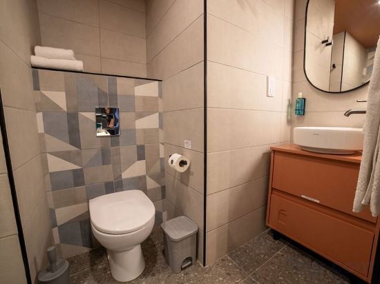 Фото Eleven by Warren Collection