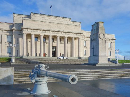 Фото Ascotia off Queen