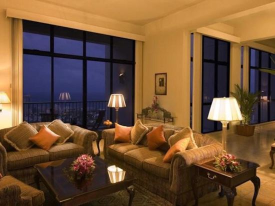 Фото Отель Hilton Colombo Residence