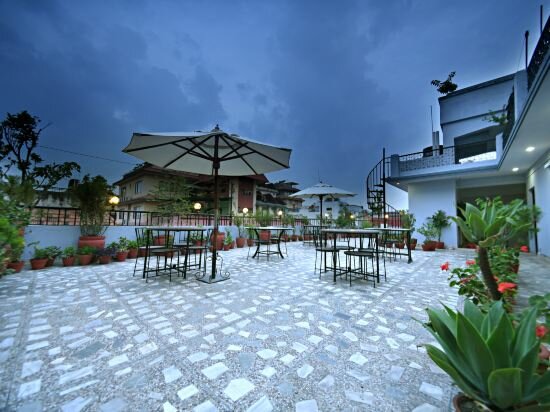 Фото отеля 2