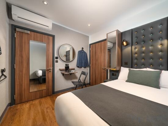 Фото Point A Hotel - Westminster, London