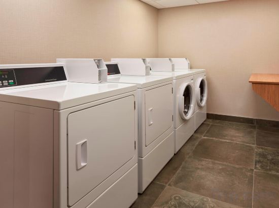 Фото Fairfield by Marriott Montreal Downtown