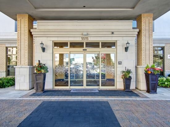 Фото Hampton Inn by Hilton Toronto Airport Corporate Centre