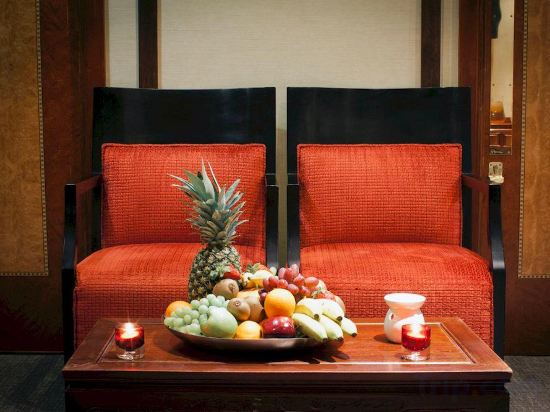 Фото Leonardo Royal Hotel London City - Tower of London