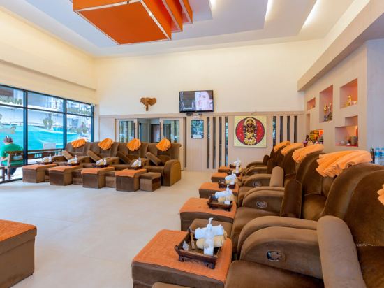 Фото The Golden Ville Boutique Hotel