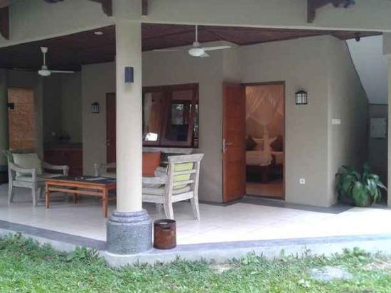 Фото Gajah Biru Bungalows