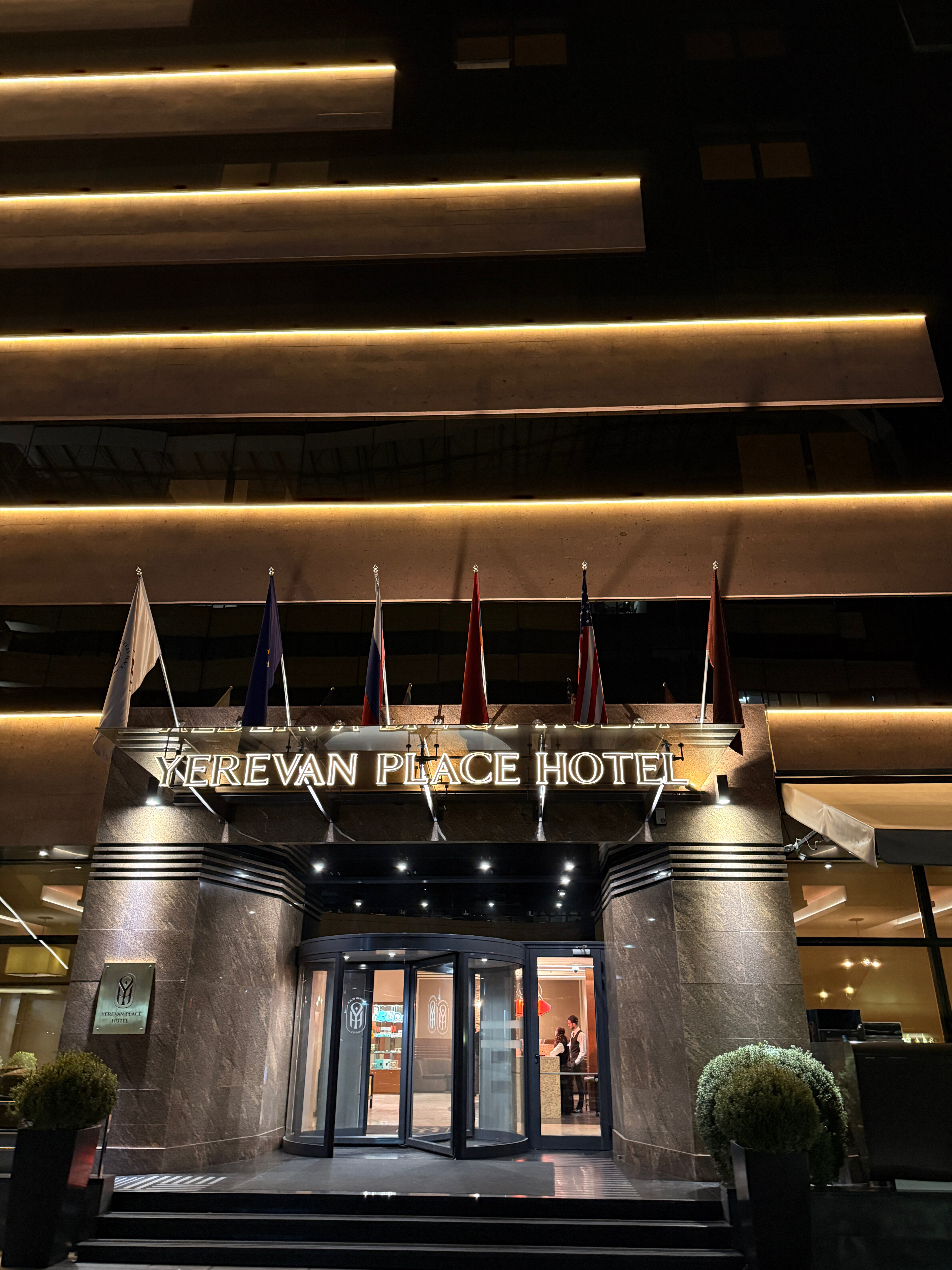 Фото Yerevan Place Hotel