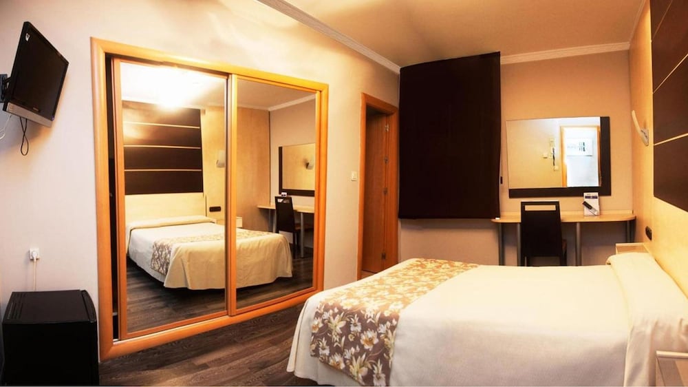 Фото Universal Hotel