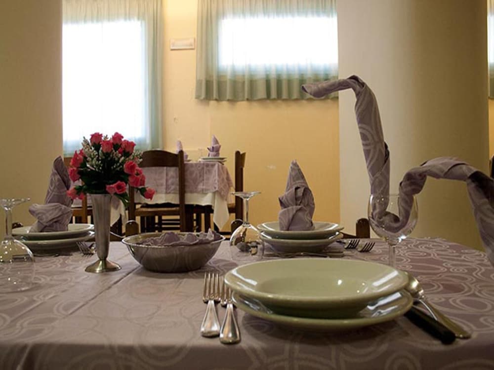 Фото Hotel Monica