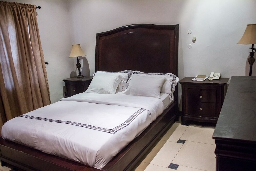 Фото Tivoli Residence & Bar