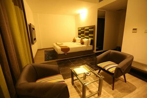 Гостиница Jump In & Out