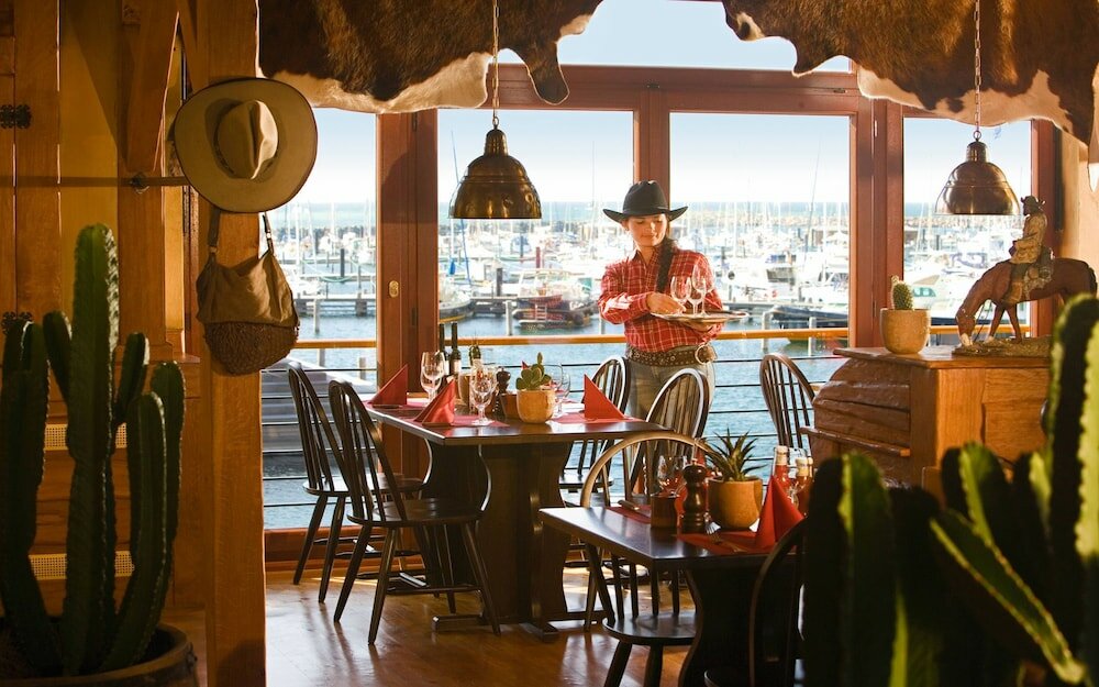 Фото Yachthafenresidenz Hohe Düne