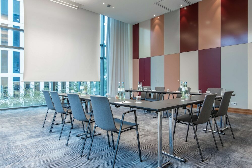 Фото Radisson Blu Hotel, Frankfurt